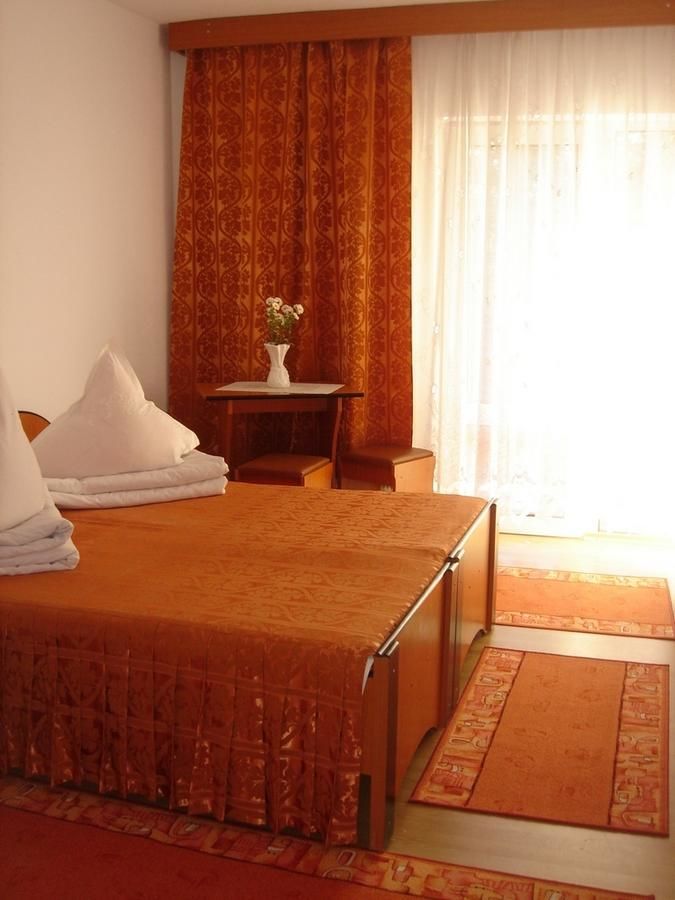 Мотели Motel Cristina Биказ-5